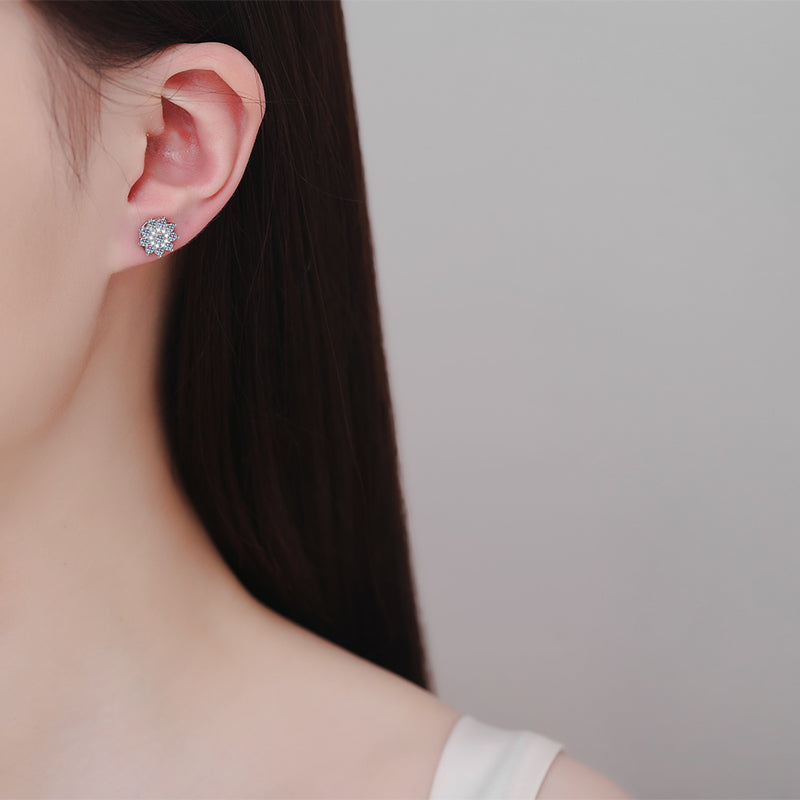 925 Sterling Silver Moissanite Zircon Stud Earrings.
